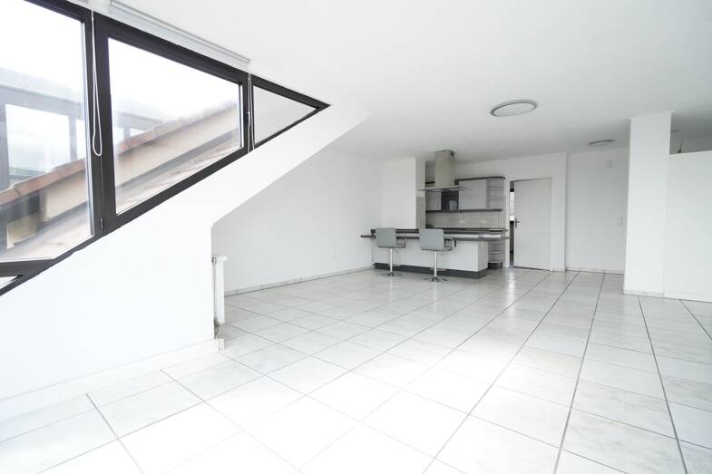 Wohnung zur Miete 670 € 2 Zimmer 62,4 m² 3. Geschoss frei ab 01.05.2025 Seukendorf Seukendorf 90556