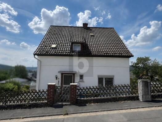 Einfamilienhaus zum Kauf 210.000 € 5 Zimmer 112 m² 548 m² Grundstück Sinn 35764