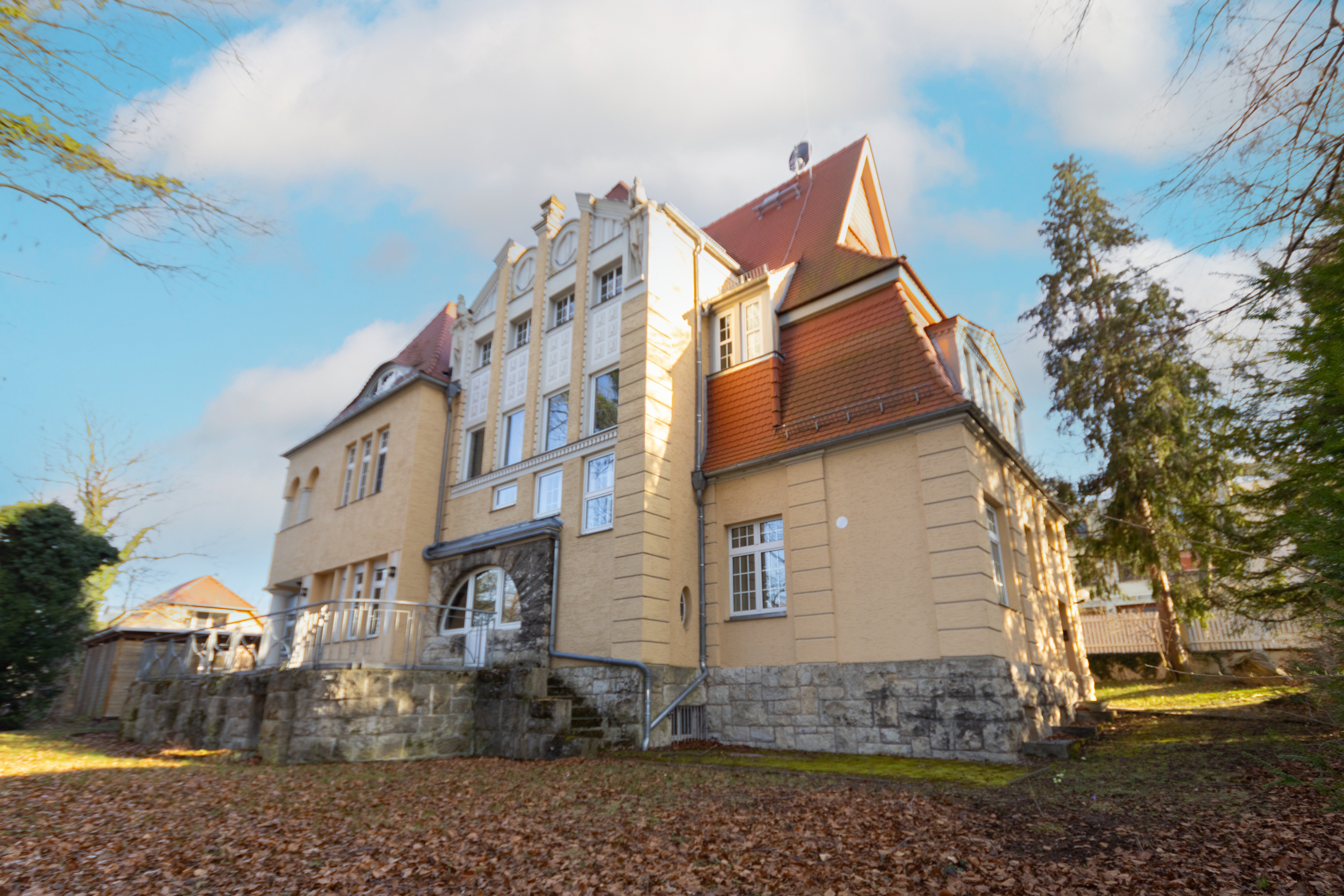 Villa zum Kauf 1.250.000 € 13 Zimmer 425 m²<br/>Wohnfläche 6.842 m²<br/>Grundstück Schönblick Weimar 99425