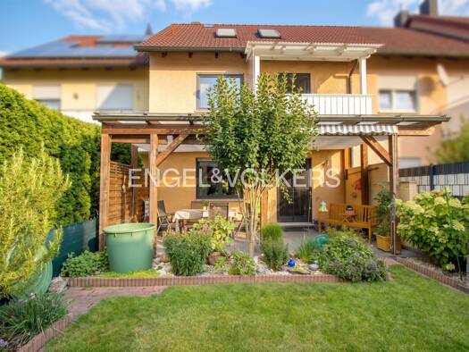 Reihenmittelhaus zum Kauf 450.000 € 4 Zimmer 99 m² 203 m² Grundstück Neutraubling 93073