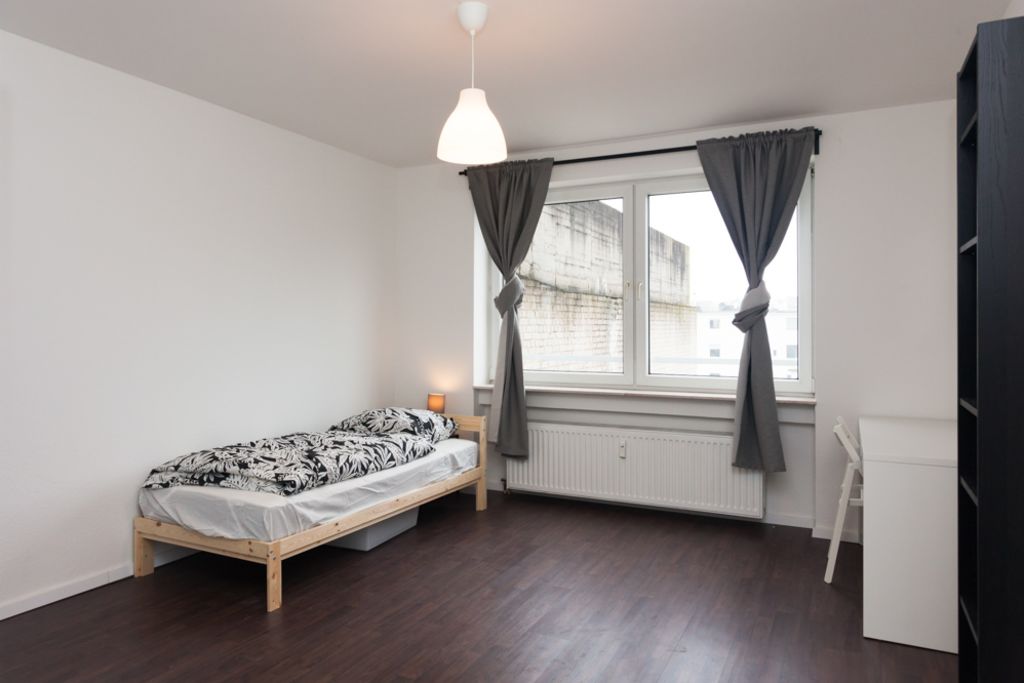 Wohnung zur Miete Wohnen auf Zeit 765 € 5 Zimmer 19 m²<br/>Wohnfläche 04.11.2024<br/>Verfügbarkeit Karlstraße 14 Stadtmitte Düsseldorf 40210