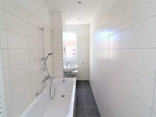 Wohnung zur Miete 298 € 2 Zimmer 48 m² 2. Geschoss frei ab 01.03.2026 Altendorf Chemnitz 09116