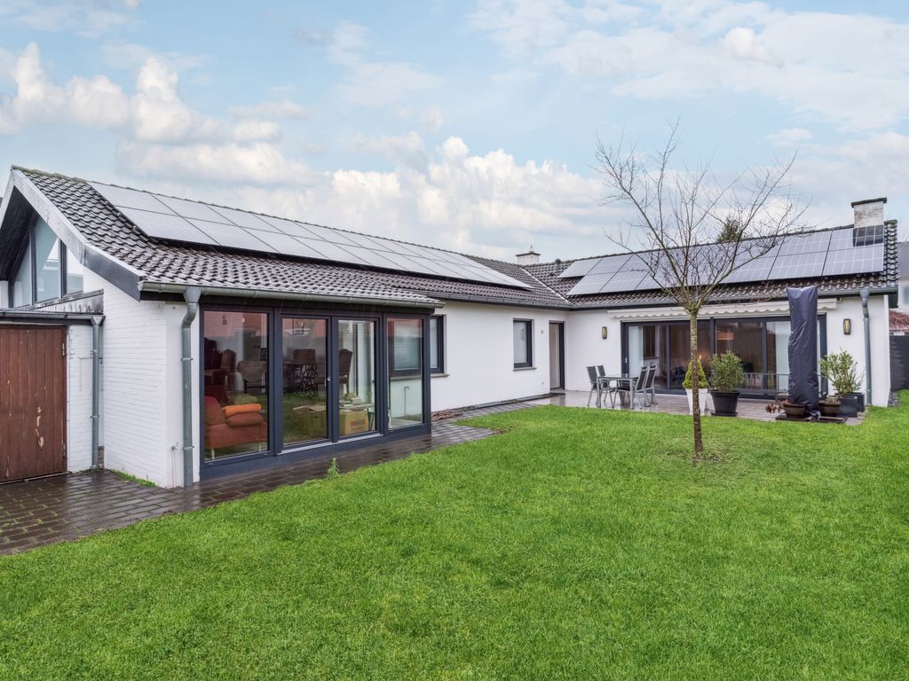 Einfamilienhaus zum Kauf 6 Zimmer 238 m²<br/>Wohnfläche Paderborn - Kernstadt Paderborn 33102