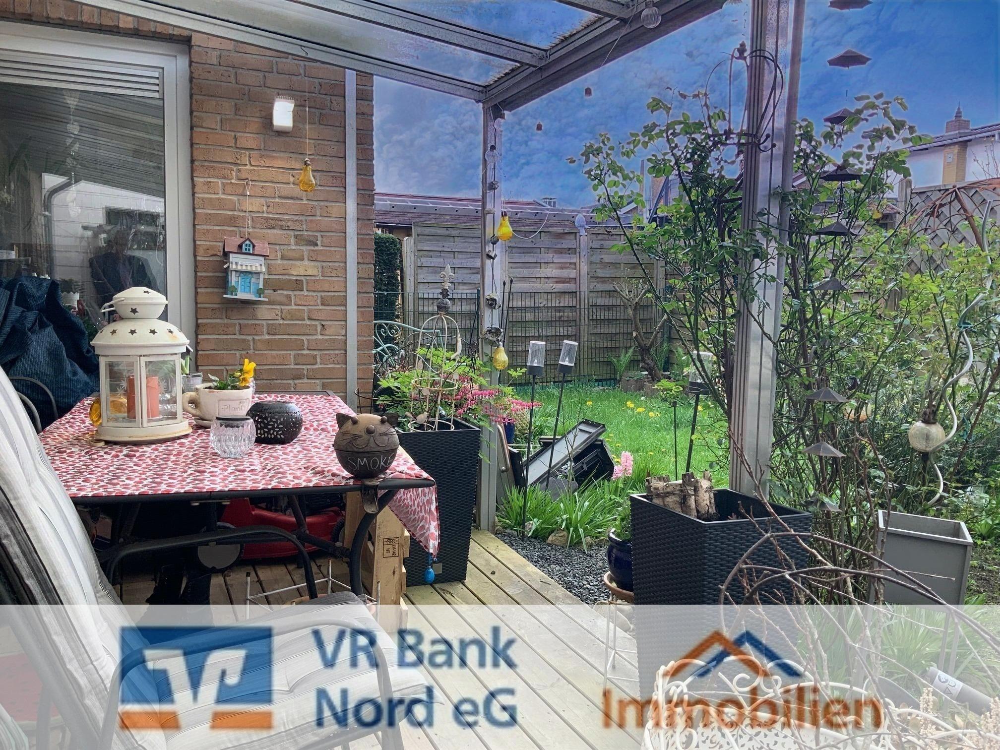 Mehrfamilienhaus zum Kauf 299.000 € 5 Zimmer 158,3 m²<br/>Wohnfläche 319 m²<br/>Grundstück ab sofort<br/>Verfügbarkeit Hiort Lorenzen Schule I Schleswig 24837