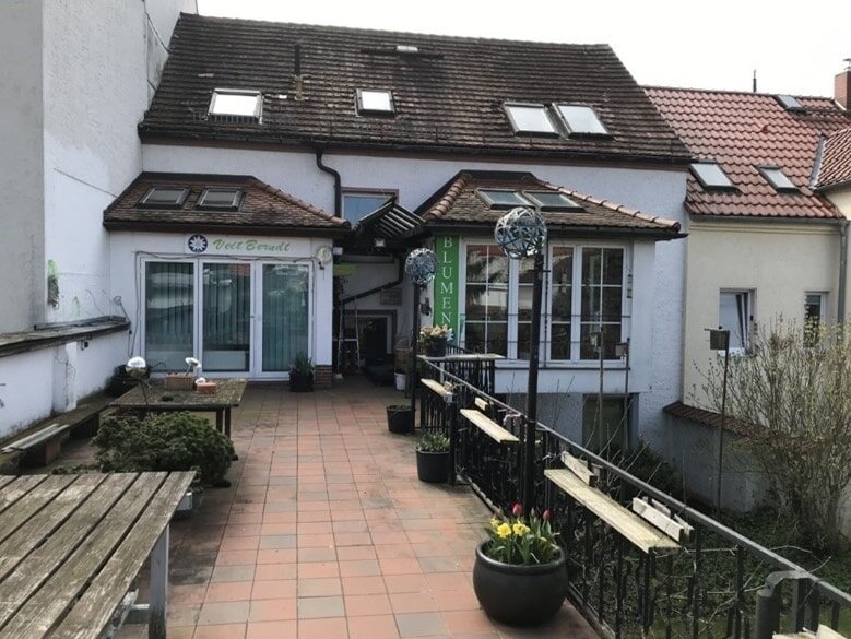 Reihenmittelhaus zum Kauf 139.000 € 7 Zimmer 197,7 m²<br/>Wohnfläche 892 m²<br/>Grundstück Roßwein Roßwein 04741