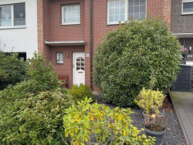 Reihenmittelhaus zum Kauf 179.000 € 6 Zimmer 105 m² 226 m² Grundstück Aphoven/Laffeld Heinsberg 52525