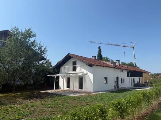 Wohnung zur Miete 695 € 2,5 Zimmer 93 m² 1. Geschoss frei ab 01.09.2026 Perach Ainring 83404