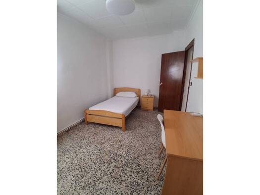 Wohnung zur Miete 225 € 1 Zimmer 12 m² EG Almansa 02640