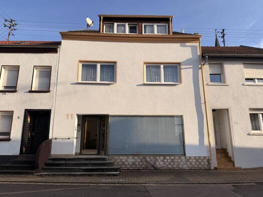 Reihenmittelhaus zum Kauf provisionsfrei 74.800 € 6 Zimmer 141 m² 419 m² Grundstück Saarfels Beckingen 66701