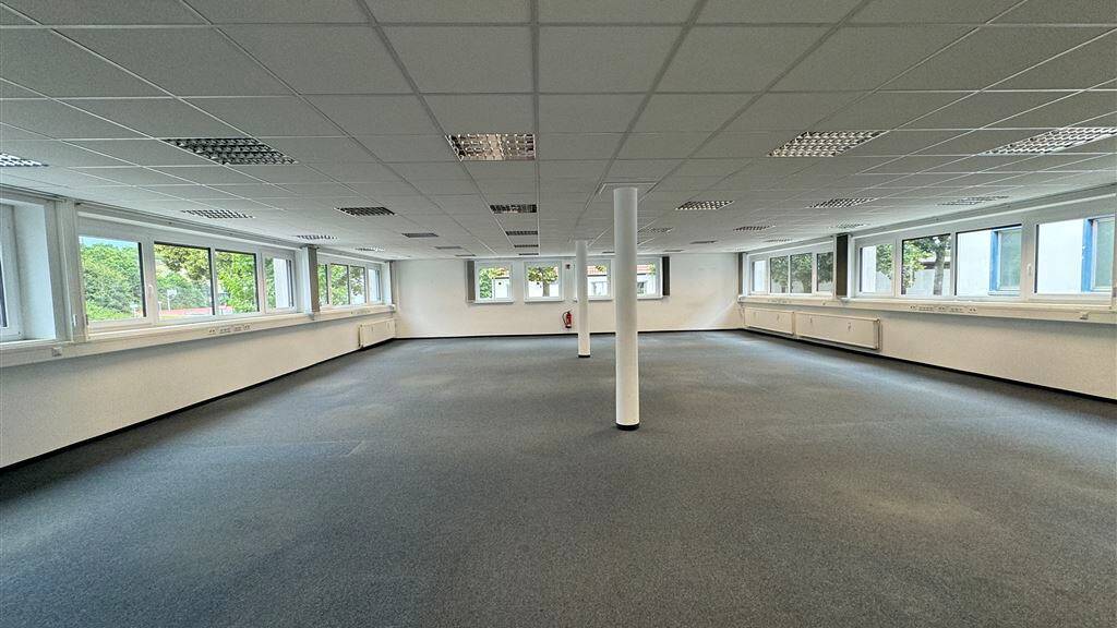 Büro zur Miete 1.200 m² Bürofläche teilbar ab 170 m² Coburg 96450