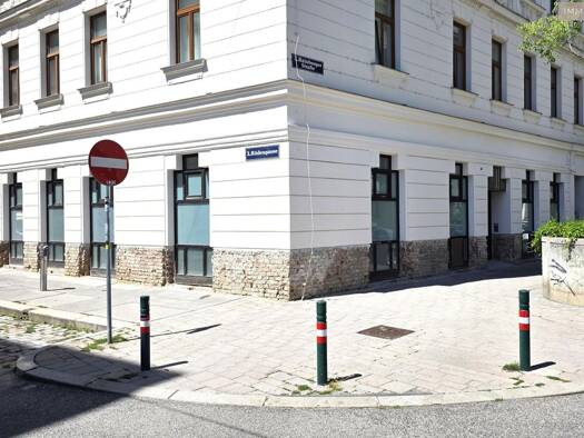 Laden zum Kauf 1.124.000 € 300 m² Verkaufsfläche Landstraße 1030
