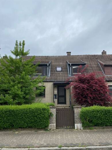 Haus zum Kauf 319.000 € 3,5 Zimmer 113 m² 649 m² Grundstück frei ab sofort Sandgrubenweg 60 Südstadt Braunschweig 38126