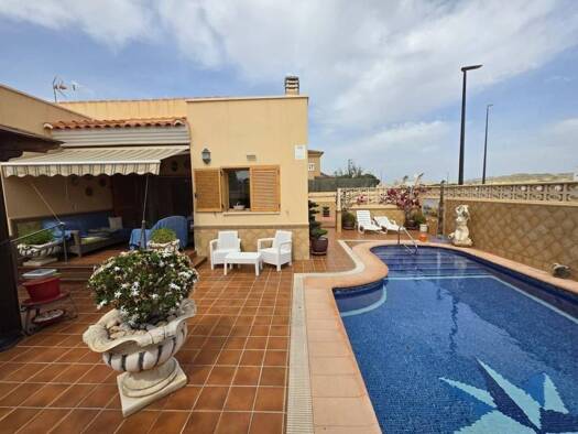 Villa zum Kauf 465.000 € 3 Zimmer 126 m² Vera 04621