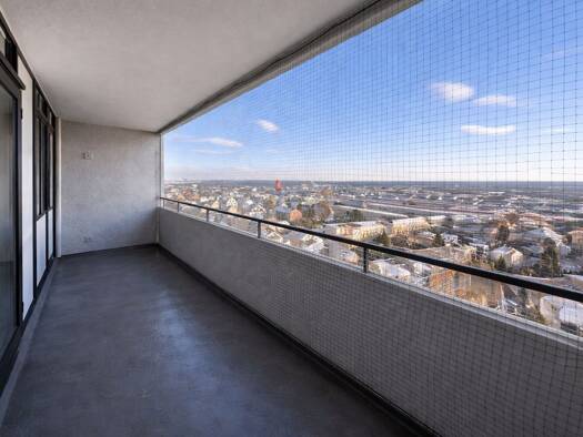 Wohnung zur Miete 930 € 2 Zimmer 47 m² Geschoss 13/16 frei ab sofort Niederrad Frankfurt am Main 60528