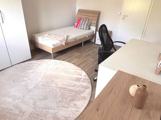 Wohnung zur Miete 250 € 1 Zimmer 32,1 m² 4. Geschoss frei ab sofort Maler-Fischer-Straße 1 Bieblach-Ost Gera 07552