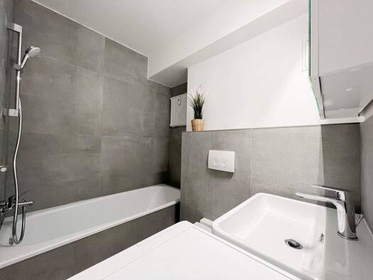 Wohnung zur Miete 490 € 1 Zimmer 15 m² 1. Geschoss frei ab sofort Homburger Landstraße 693 Bonames Frankfurt am Main 60437