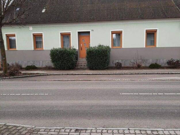 Einfamilienhaus zum Kauf provisionsfrei 199.000 € 3 Zimmer 108 m² 1.612 m² Grundstück Hauptstraße Rabensburg 2274