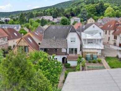 Mehrfamilienhaus zum Kauf 399.000 € 8 Zimmer 244,2 m² 470 m² Grundstück Burrweiler 76835