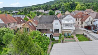 Mehrfamilienhaus zum Kauf 399.000 € 8 Zimmer 244,2 m² 470 m² Grundstück Burrweiler 76835