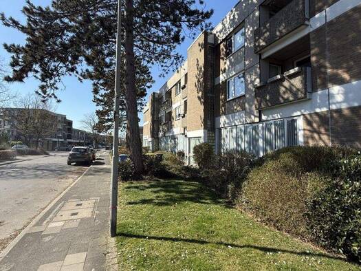 Haus zum Kauf 1.950.000 € 847,5 m² 1.989 m² Grundstück Büttgen Kaarst / Büttgen 41564