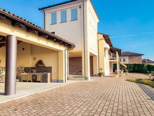 Haus zum Kauf 1.050.000 € 400 m² Castagnole delle Lanze 14054