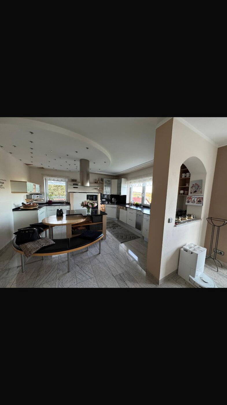 Villa zum Kauf provisionsfrei 1.280.000 € 7 Zimmer 340 m² 773 m² Grundstück Raigering Amberg 92224