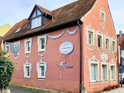 Mehrfamilienhaus zum Kauf 460.000 € 6 Zimmer 183 m² frei ab sofort Kitzingen 97318