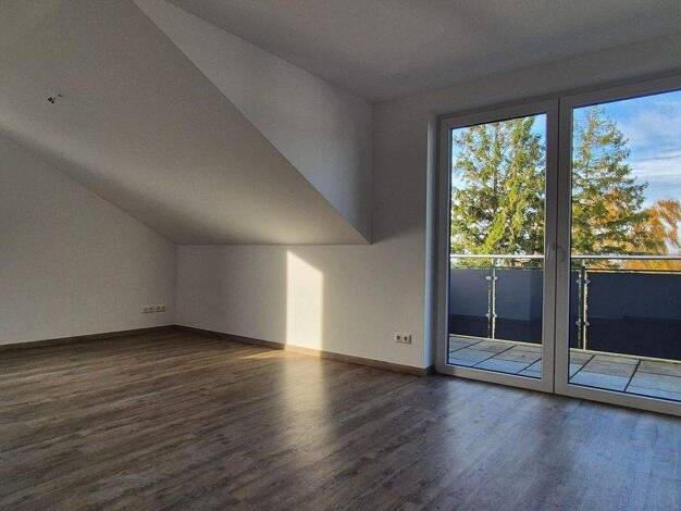 Wohnung zur Miete 840 € 3 Zimmer 84 m² frei ab sofort Bergen Bergen auf Rügen 18528