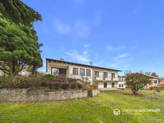 Bungalow zum Kauf 7 Zimmer 252 m² 1.472 m² Grundstück Pettendorf 93186