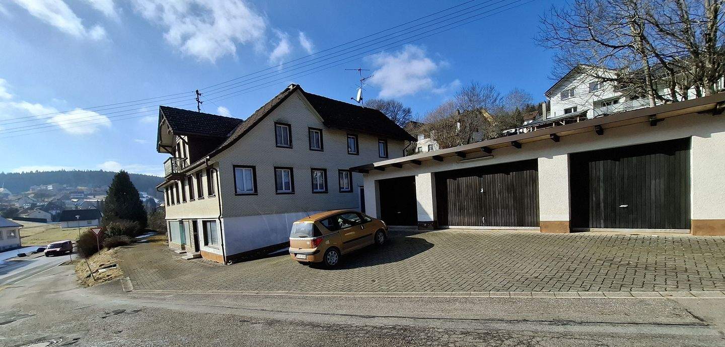 Immobilie in Eisenbach - Ehemaliges Wohn- und Geschäftshaus mit fast 300 m² Wohn- und Nutzfläche, drei Garagen, zwei Grundstücke - Bild 4