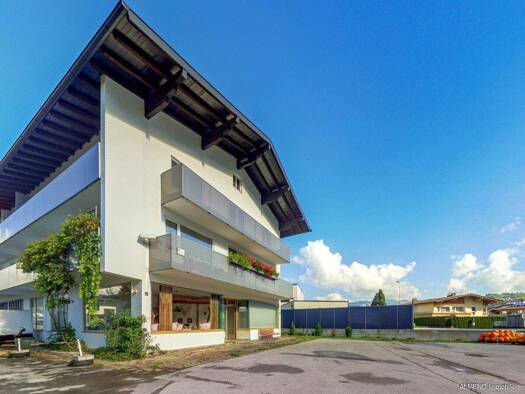 Laden zur Miete 17,38 € 63 m² Verkaufsfläche Oberndorf / Oberndorf 6341