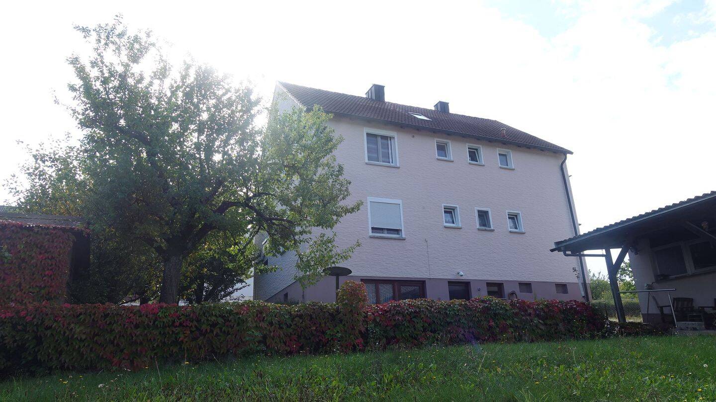 Immobilie in Oberreichenbach - Gepflegtes 2-Familienhaus mit Garten und Doppelgarage in Oberreichenbach zu verkaufen - Bild 4