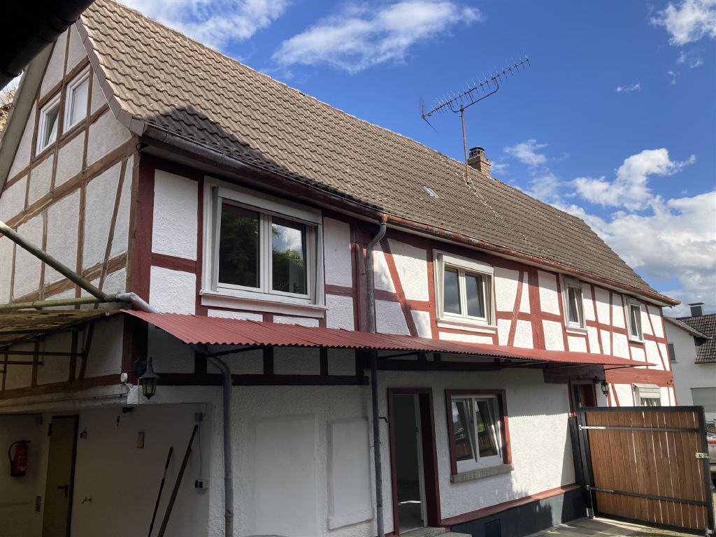 Haus zum Kauf provisionsfrei 185.000 € 3 Zimmer 104 m²<br/>Wohnfläche 714 m²<br/>Grundstück ab sofort<br/>Verfügbarkeit Taunusstr. 11 Ober - Schmitten Nidda 63667