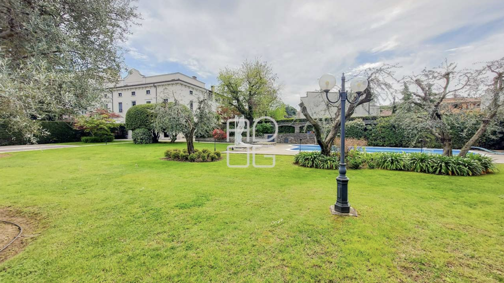Doppelhaushälfte zum Kauf 1.750.000 € 4 Zimmer 300 m² 1.050 m² Grundstück Via Eridio Desenzano del Garda 25015