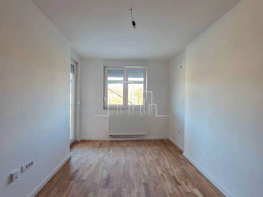 Wohnung zur Miete 281 € 2 Zimmer 2. Geschoss Sarajevo 71000