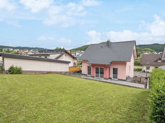 Einfamilienhaus zum Kauf 330.000 € 6 Zimmer 120 m² 460 m² Grundstück Niederstadtfeld 54570
