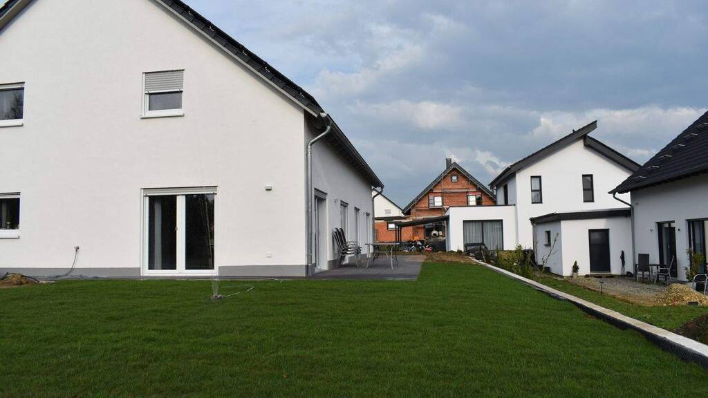 Doppelhaushälfte zum Kauf - Erstbezug 399.000 € 4 Zimmer 130 m² 368 m² Grundstück frei ab sofort Brunnenallee 40 Brakel 33034