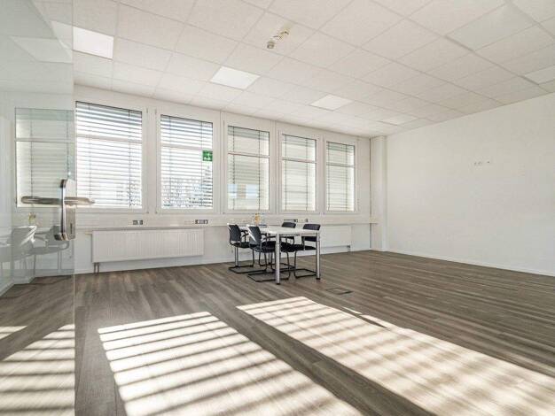 Bürofläche zur Miete 193,7 m² Bürofläche Hans-Riedl-Str. 19 Feldkirchen 85622