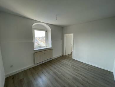 Wohnung zur Miete 250 € 2 Zimmer 41,5 m² 1. Geschoss frei ab sofort Chemnitzer Straße 2 Mühlau 09241
