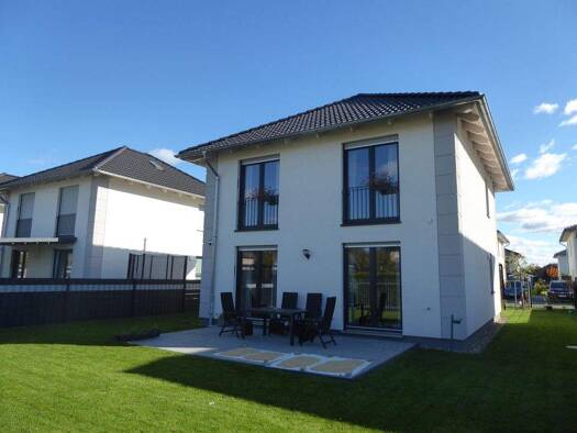 Einfamilienhaus zur Miete 2.700 € 4 Zimmer 134 m² 420 m² Grundstück Ahrensfelde 16356