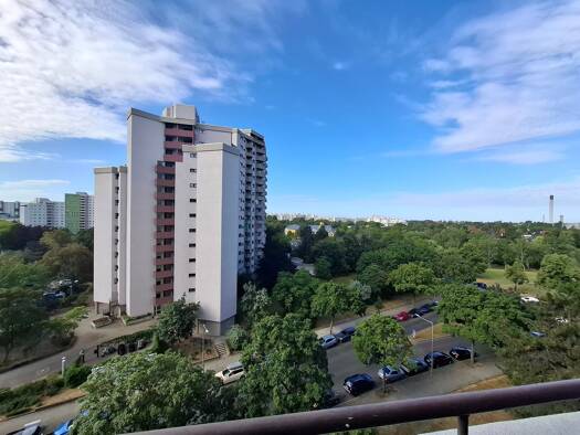 Studio zur Miete 384 € 1 Zimmer 40,5 m² 7. Geschoss frei ab 16.08.2026 Senftenberger Ring 68 Märkisches Viertel Berlin 13435