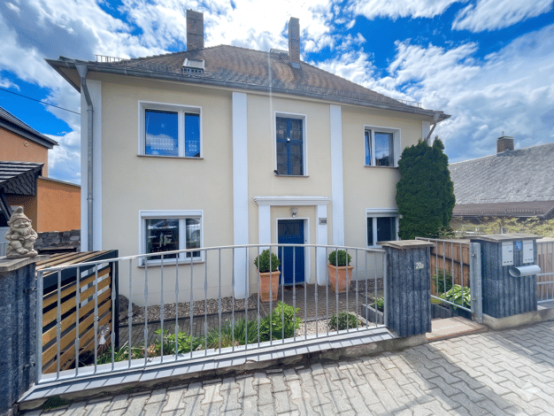 Einfamilienhaus zum Kauf 380.000 € 10 Zimmer 240 m² 634 m² Grundstück frei ab 01.03.2027 Weißenfels Weißenfels 06667