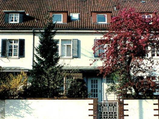 Reihenhaus zum Kauf 880.000 € 7,5 Zimmer 230 m² 266 m² Grundstück frei ab sofort Wiener Straße 6 Waldhausen Döhren - Wülfel 30519