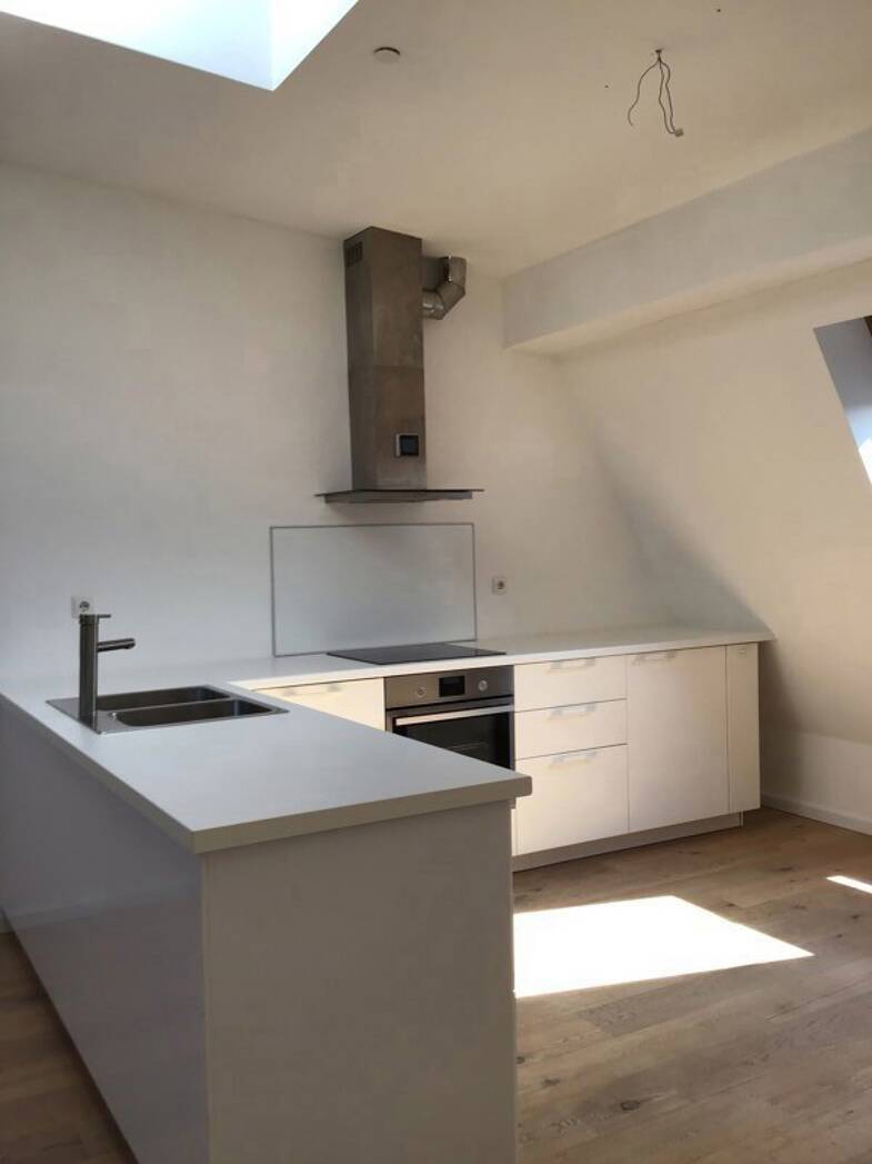 Wohnung zur Miete 867 € 2 Zimmer 75,4 m² Dachgeschoss frei ab 30.05.2025 Lüdemannstr. 73 Südfriedhof Bezirk 5 Kiel 24114