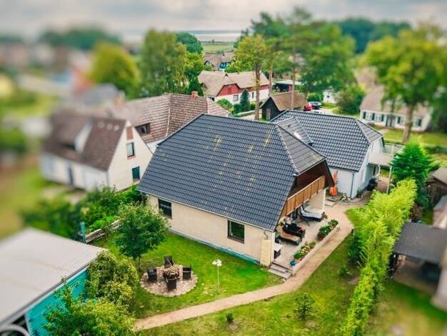 Einfamilienhaus zum Kauf 650.000 € 8 Zimmer 263 m² 828 m² Grundstück Born 18375