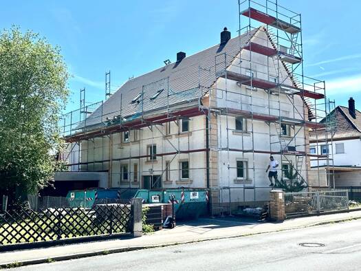 Mehrfamilienhaus zum Kauf provisionsfrei 749.900 € 13 Zimmer 312 m² 467 m² Grundstück frei ab sofort Seukendorfer Straße 9 Siegelsdorf Veitsbronn 90587
