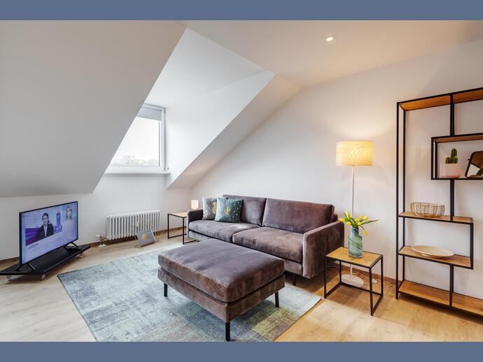 Wohnung zur Miete 1.584 € 1,5 Zimmer 56 m²<br/>Wohnfläche 01.01.2025<br/>Verfügbarkeit Herzogpark München 81679