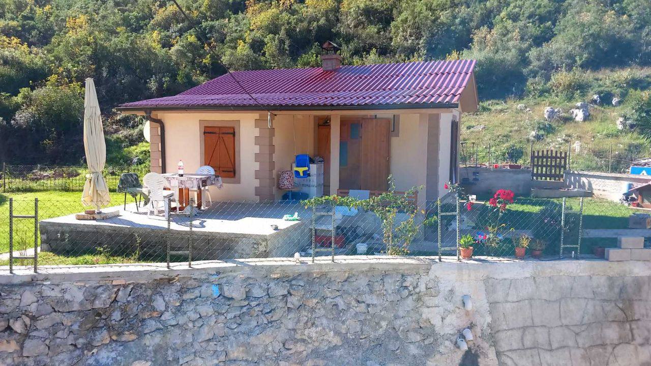 Haus zum Kauf 125.000 € 1 Zimmer 54 m²<br/>Wohnfläche 300 m²<br/>Grundstück Budva