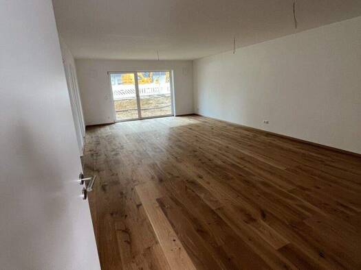 Wohnung zur Miete 930 € 2 Zimmer 72,9 m² EG Deggendorf 94469