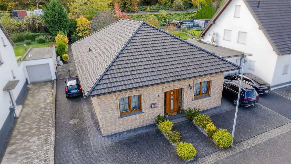 Bungalow zum Kauf 650.000 € 4 Zimmer 140 m² 796 m² Grundstück Niederbreisig Bad Breisig 53498
